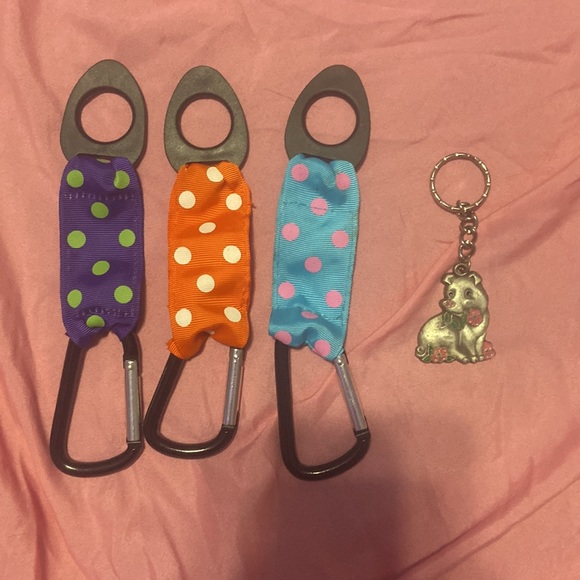 4pcs Keychains - Picture 2 of 3